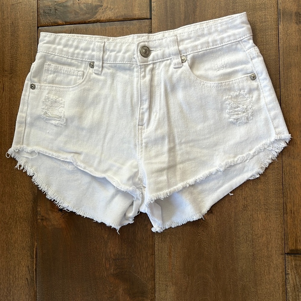 DELIAS WHITE DENIM SHORTS